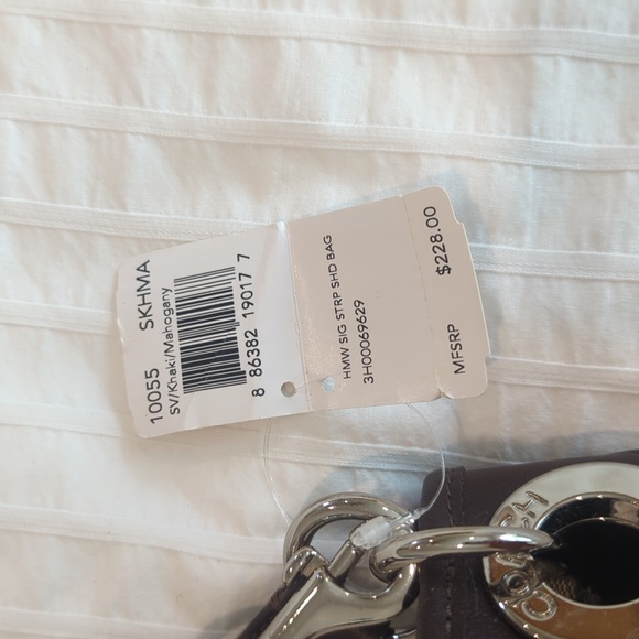 Coach - Picture 5 of 16